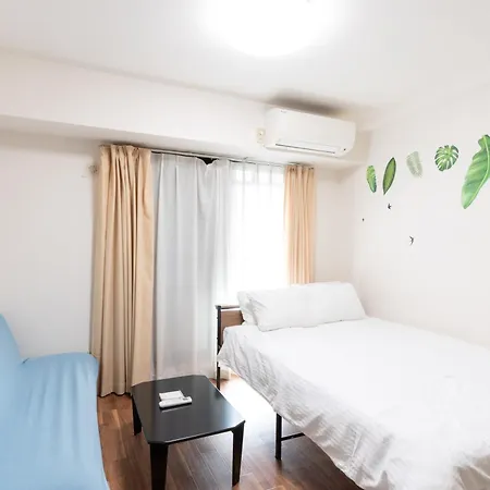 コンフィデンスロン302 Apartment